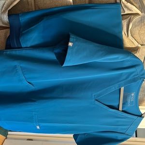 Figs scrub set. Xl top, Xl petite jogger bottoms